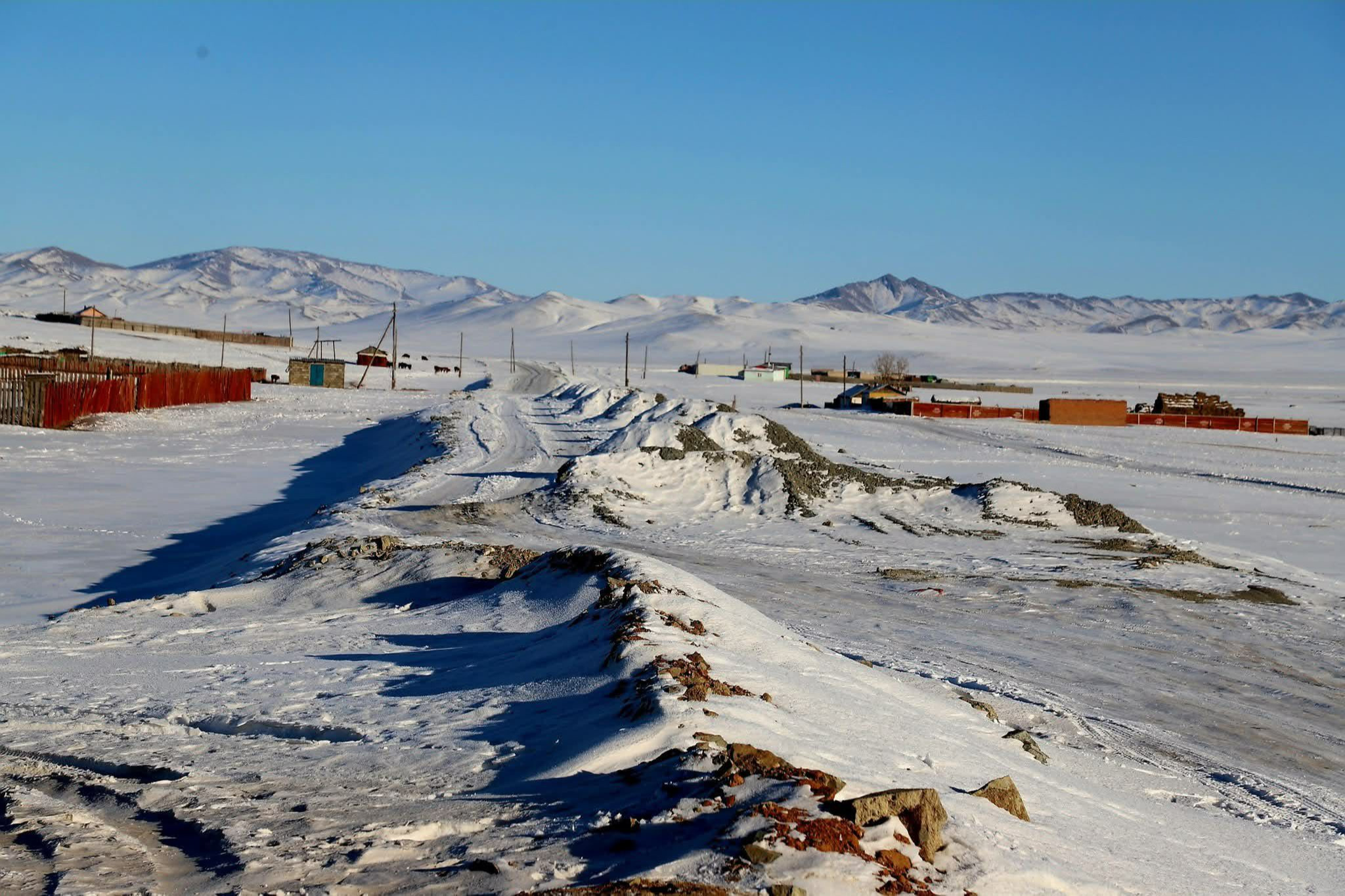 Угтаалцайдам-Цээл-Заамар сумдыг холбох 122.4 км авто зам энэ онд ашиглалтад орно